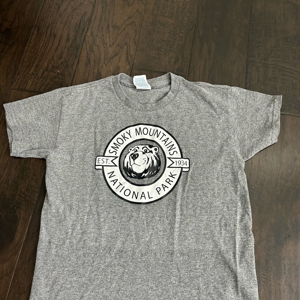 Gray Smoky Mountains National Park T-Shirt- boys size medium